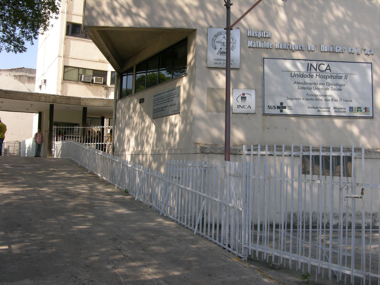 Hospital do Câncer II, ao lado da rodoviária Novo Rio.