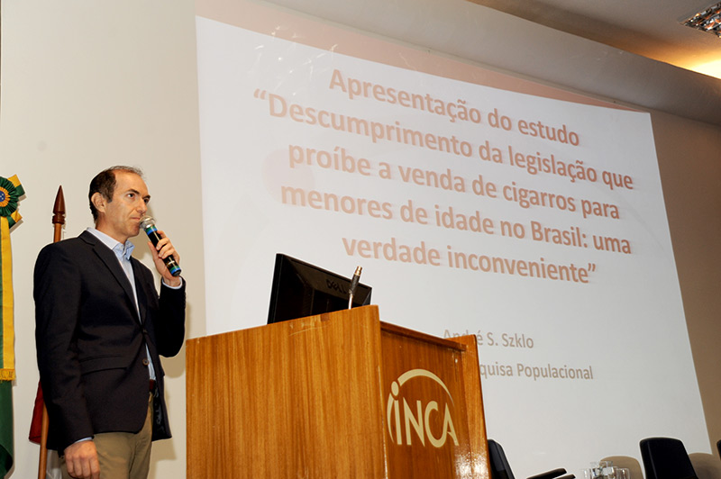 André Szklo apresenta dados da pesquisa